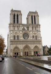 Fototapeta na wymiar Notre Dame Cathedral Exterior