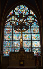 Fototapeta na wymiar Virgin Mary Statue inside Notre Dame Cathedral