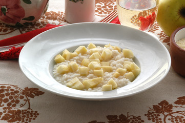 Risotto con le mele - Primi piatti Ricetta del Trentino A. A .