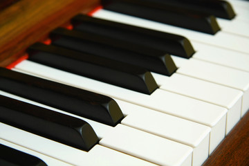 Fototapeta na wymiar Very old piano