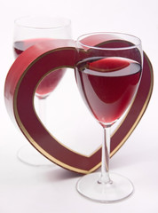 pair wine glass with heart