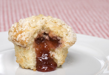 Muffin with streusel topping and fruit filling