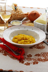Risotto con lo zafferano alla milanese - Primi Lombardia