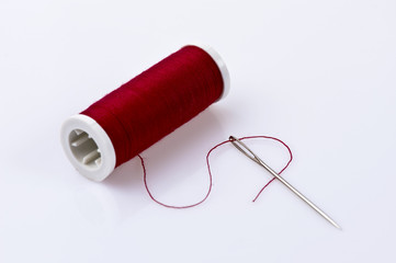 Nähgarn mit Nadel