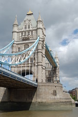 Fototapeta na wymiar tower bridge