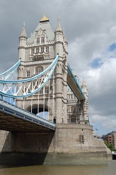 tower bridge