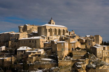 Village de Gordes sous la neige