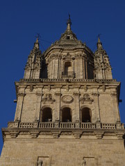 Fototapeta na wymiar Torre de la Catedral Nueva de Salamanca