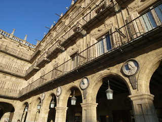 Fototapeta premium Arcos y medallones en la plaza mayor de Salamanca