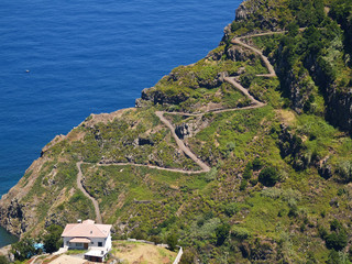 K&uuml;stenstra&szlig;e auf Madeira