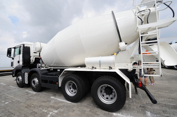 Concrete mixer truck