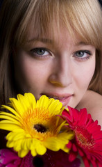 Blondy girl with flowers