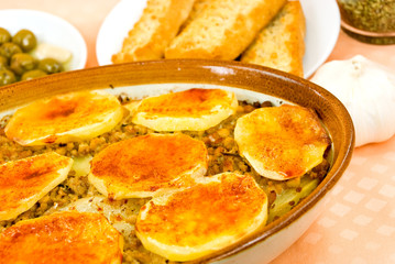 Moussaka mit Aubergine,Kartoffeln,Käse
