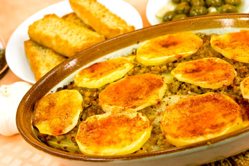 Moussaka mit Aubergine,Kartoffeln,Käse