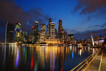 Naklejka premium Singapore skyline in twilight