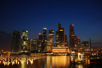 Fototapeta na wymiar Singapur miasta wieczorem