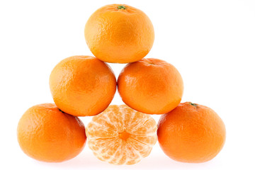 mandarines, pyramid on white background
