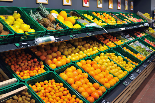 fresh fruits in supermarket