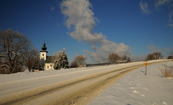 Kirch in Winter beim Mitteleurope