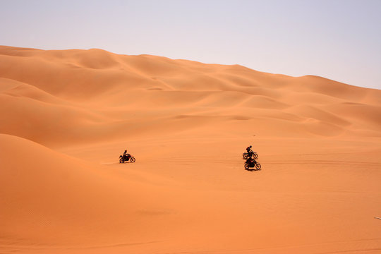 Motorräder im Erg Ubari - Libyen © Rolf Langohr