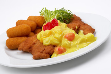 Kotelett mit Kroketten und Kartoffelsalat
