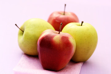 red and green apples