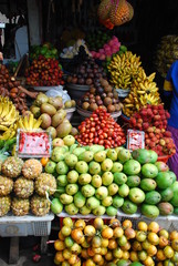 etal de fruits exotiques
