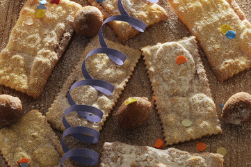 Crostoli e favette o castagnette di carnevale