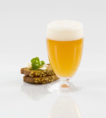 Toast, garlic and beer