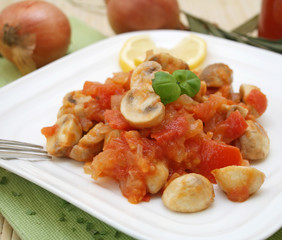 tomaten mit champignons