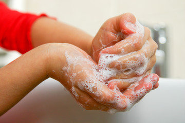 de la mousse plein les mains