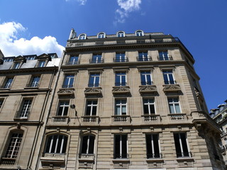 Obraz premium Ancien immeuble haussmannien, Paris.
