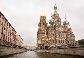 Fototapeta na wymiar Temple of Saviour on blood in Saint Petersburg