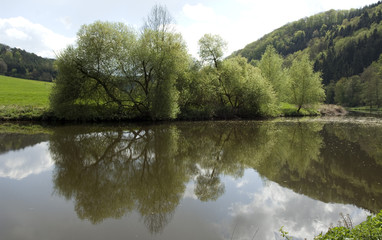 Fototapeta na wymiar Rzeka krajobraz; Lahn
