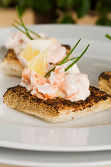 Salmon toasts