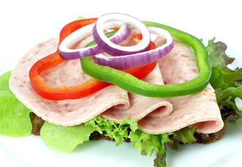 Cold cuts on brown bread
