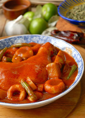 Mole amarillo con pollo. Oaxaca, México