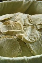 Tortillas de maíz recién hechas. México