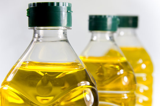botellas de aceite