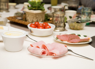 breakfast table setting