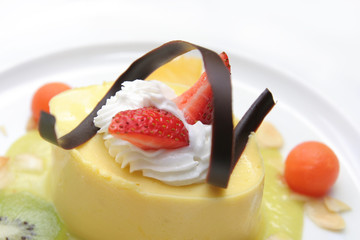 mango mousse cake