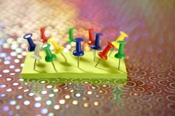 adhesive color notes with colorful pin
