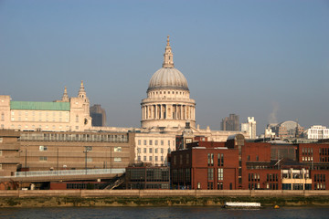 Fototapeta na wymiar view across River Thames to St Pauls cathedral