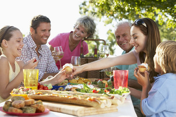 Family Dining Al Fresco