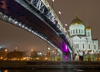 Fototapeta na wymiar Katedra Chrystusa Zbawiciela w Moskwie widok nocy z mostu