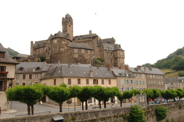 Estaing le village Aveyron