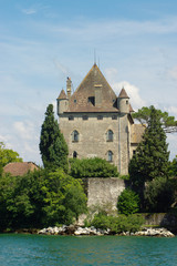 Obraz premium old big mansion on lake shore