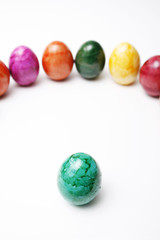 Ostern, Gruppe Ostereier mit Chef oder Anführer