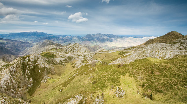 Puerto de subida a los lagos de Covadonga