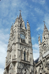 Fototapeta na wymiar Bazylika wieża zegarowa z nieba